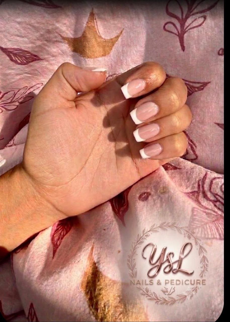 French Maniküre in Rosa und Weiß